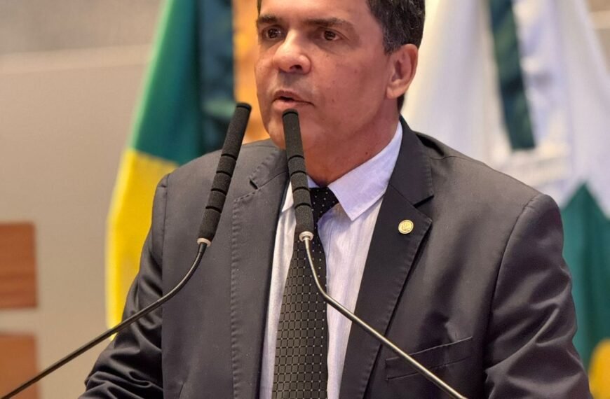 Ricardo Vale e bancada do PT pedem medidas para barrar participação de Vorcaro no BRB