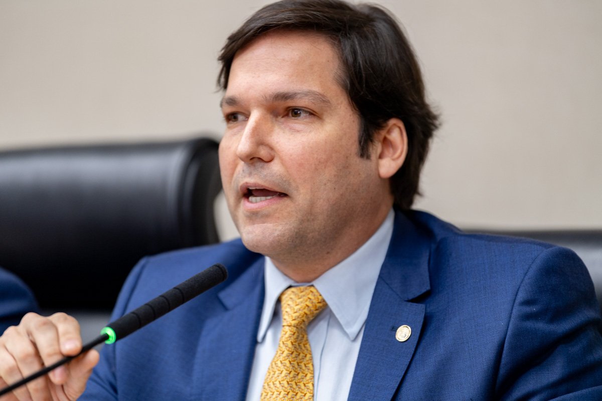 Avançam projetos que regulam equipamentos hospitalares e proíbem publicidade de bets