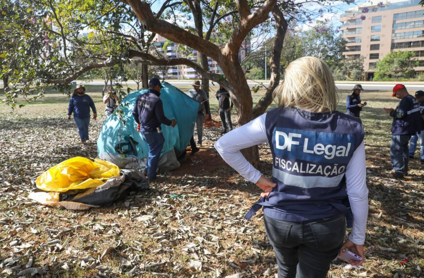 Ação de acolhimento leva atendimento e assistência a pessoas em situação de rua em Águas Claras e Planaltina