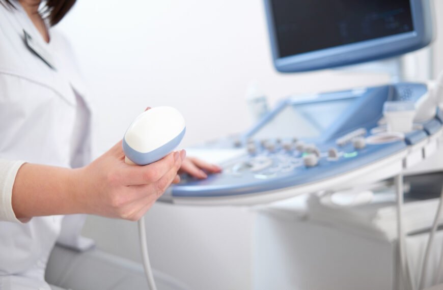 IgesDF abre seleção para médico ultrassonografista com salário de R$ 18,1 mil